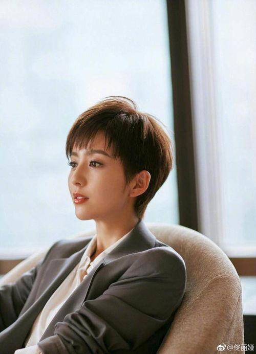 马伊利短发生活照,马伊利生活照中的时尚风采